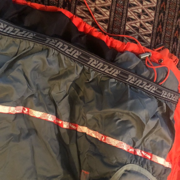 Rip Curl Snowboarding Jacket - Picture 3 of 4